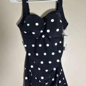 Stylish Black and White Polka Dot Women's Swimsuit